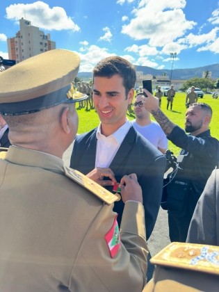 Eduardo Koerich recebe título de Amigo da PM
