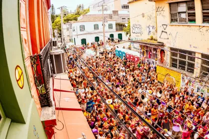 Bares devem dobrar faturamento no Carnaval, enquanto comércio projeta alta de até 20% nas vendas em Florianópolis