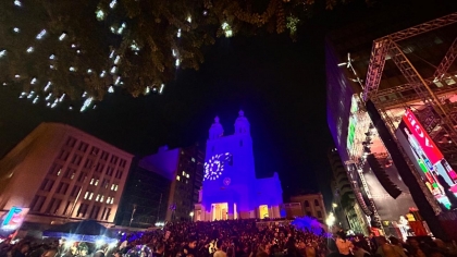 Abertura do Natal Floripa “100 Anos de Luz” reúne e emociona milhares de pessoas no Largo da Catedral