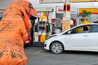 Gasolina a R$ 4,50, eletrodomésticos e produtos até 50% mais baratos marcam o Dia Livre de Impostos em Florianópolis